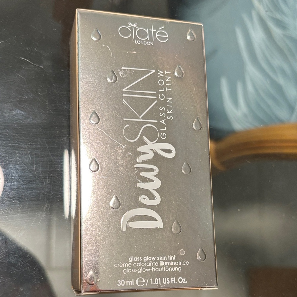 Ciaté London Dewy SKIN Glass Glow Skin Tint